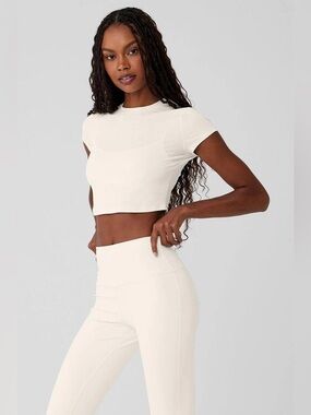 alo - Ribbed Sea Coast Cropped Short Sleeve Tee, Cream, Medium